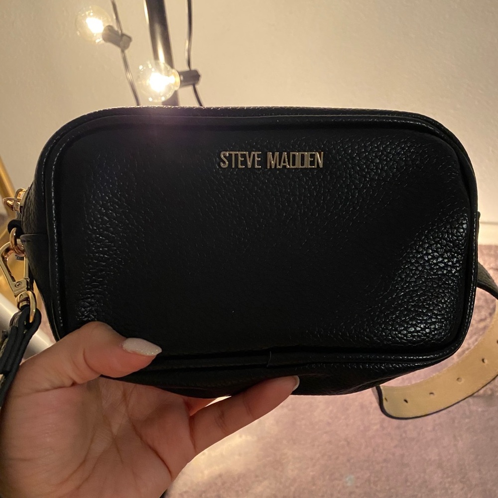 Steve Madden Wristlet